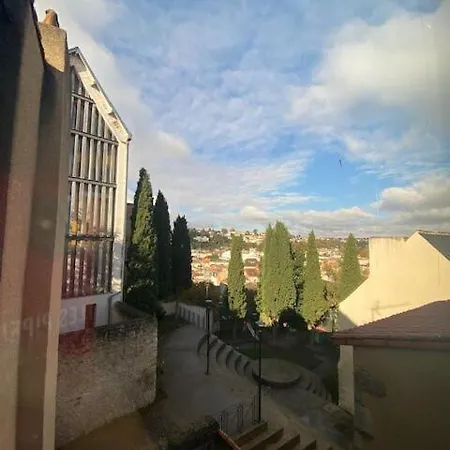 Le Chene: Medieval District City Centre Apartment Poitiers