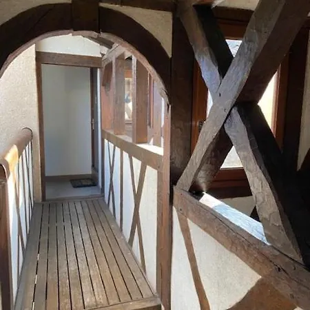 Le Chene: Medieval District City Centre Apartment