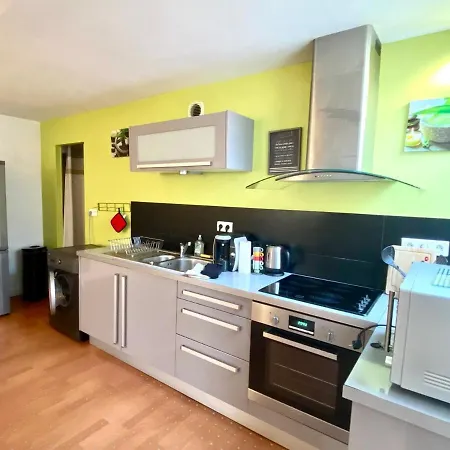 Apartment Le Chene: Medieval District City Centre Poitiers
