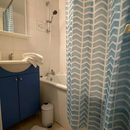 Le Chene: Medieval District City Centre Apartment